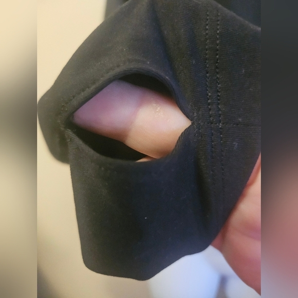 Old Navy Active Women's Size S Powersoft Black Cropped Longsleeve Top Thumbholes - Picture 5 of 6